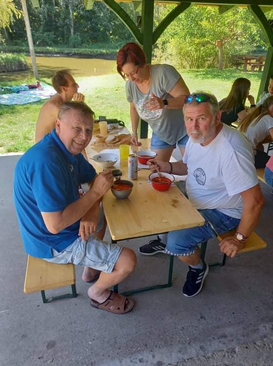 f08deb25-95c2-4c03-93bc-0e5eec220643.jpg